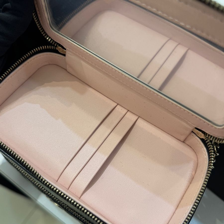 Chanel 黑金油蠟皮雙層化妝盒-7