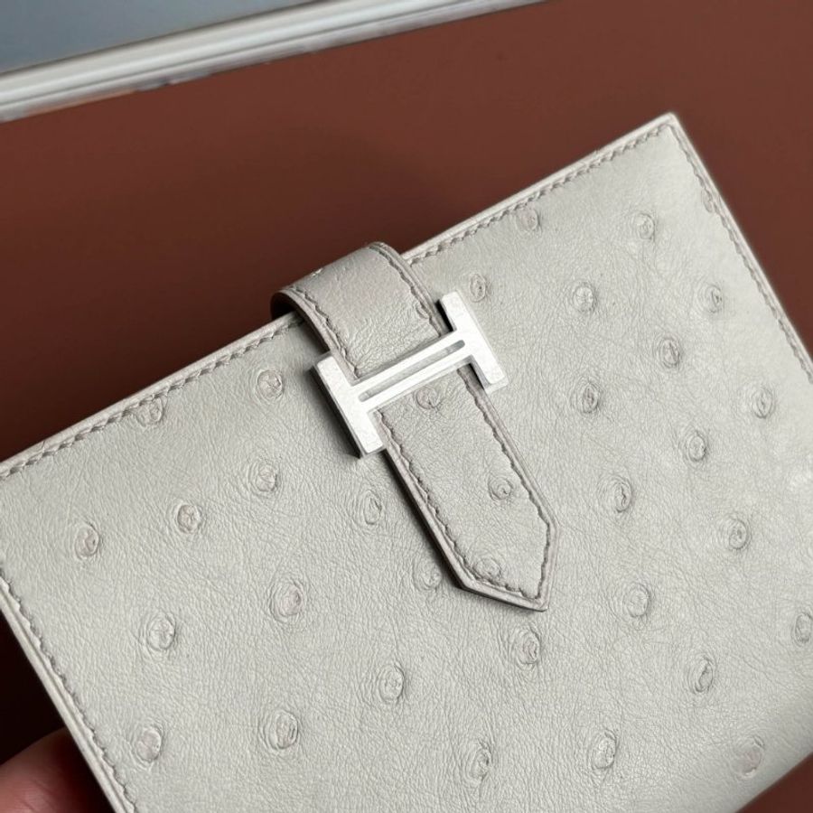 購入閒置 ::HERMES:: K刻 Bearn Compact米白色鴕鳥皮銀釦短夾-7