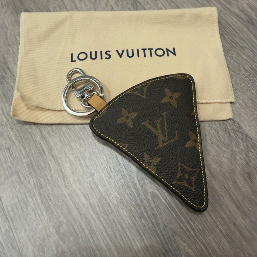 LOUIS VUITTON Monogram Pizza Bag Charm / Key Holder(Monogram 披薩包飾/鑰匙圈)-2