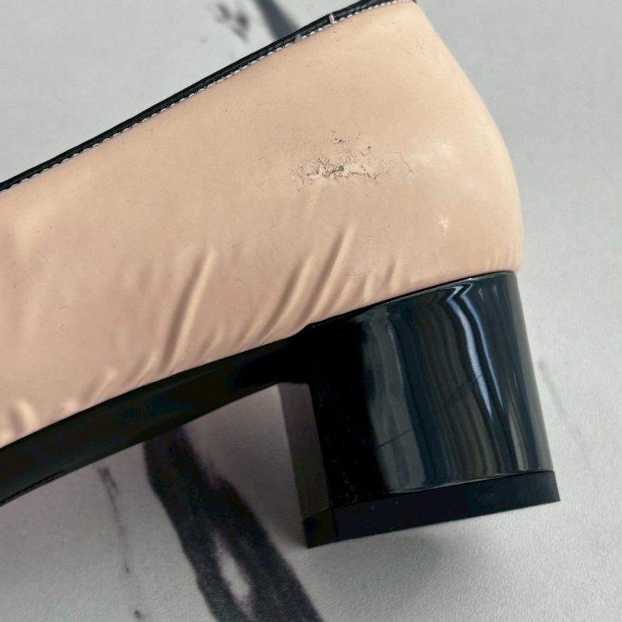Salvatore Ferragamo 米白拼黑色蝴蝶結低跟鞋-16