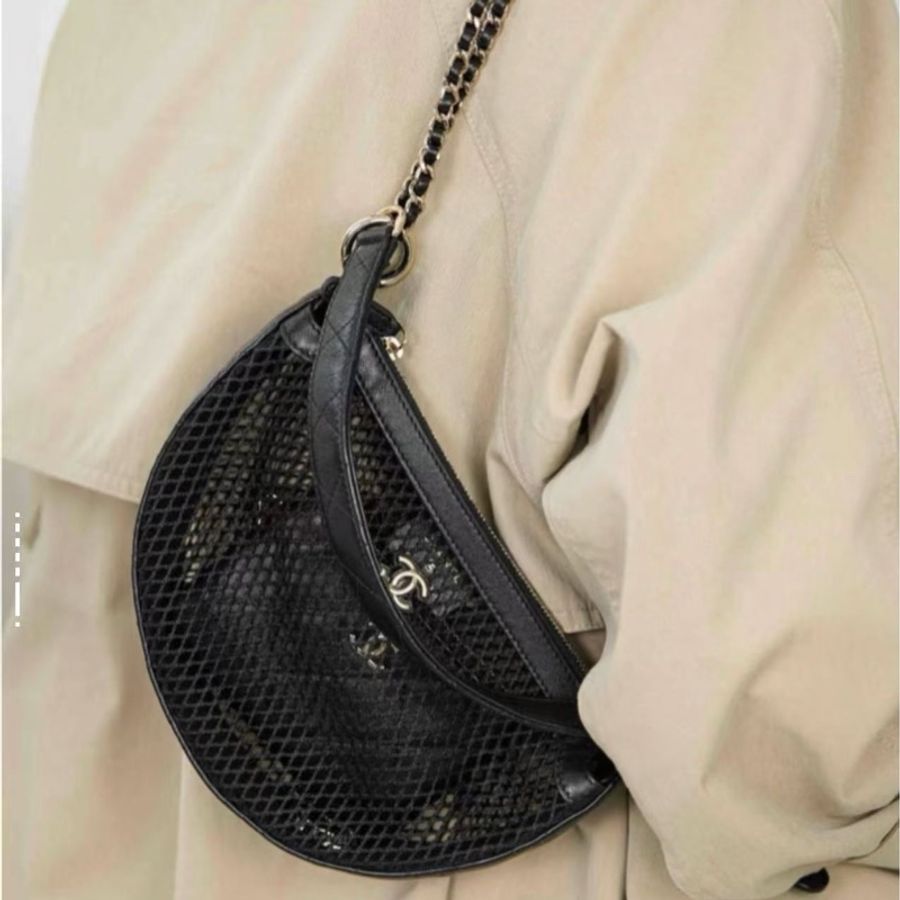 Chanel 25s黑金漁網編織新月包肩背斜背包22×15×6cm 98新配件塵袋-0