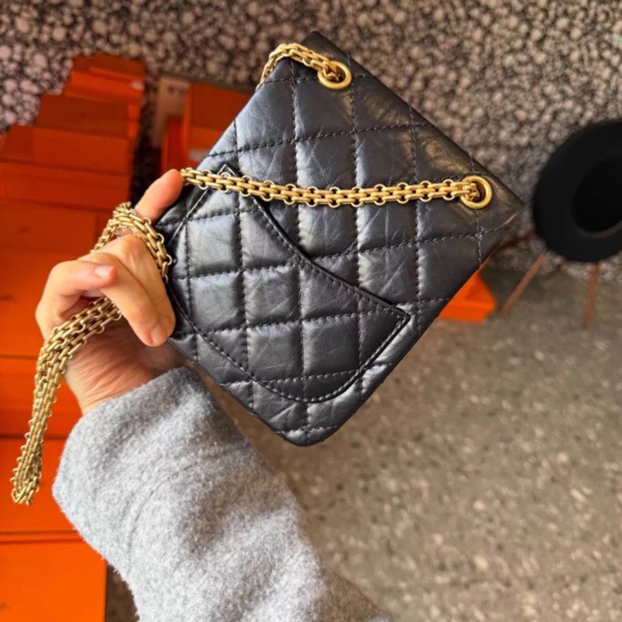 Chanel 2.55黑金竪版-1