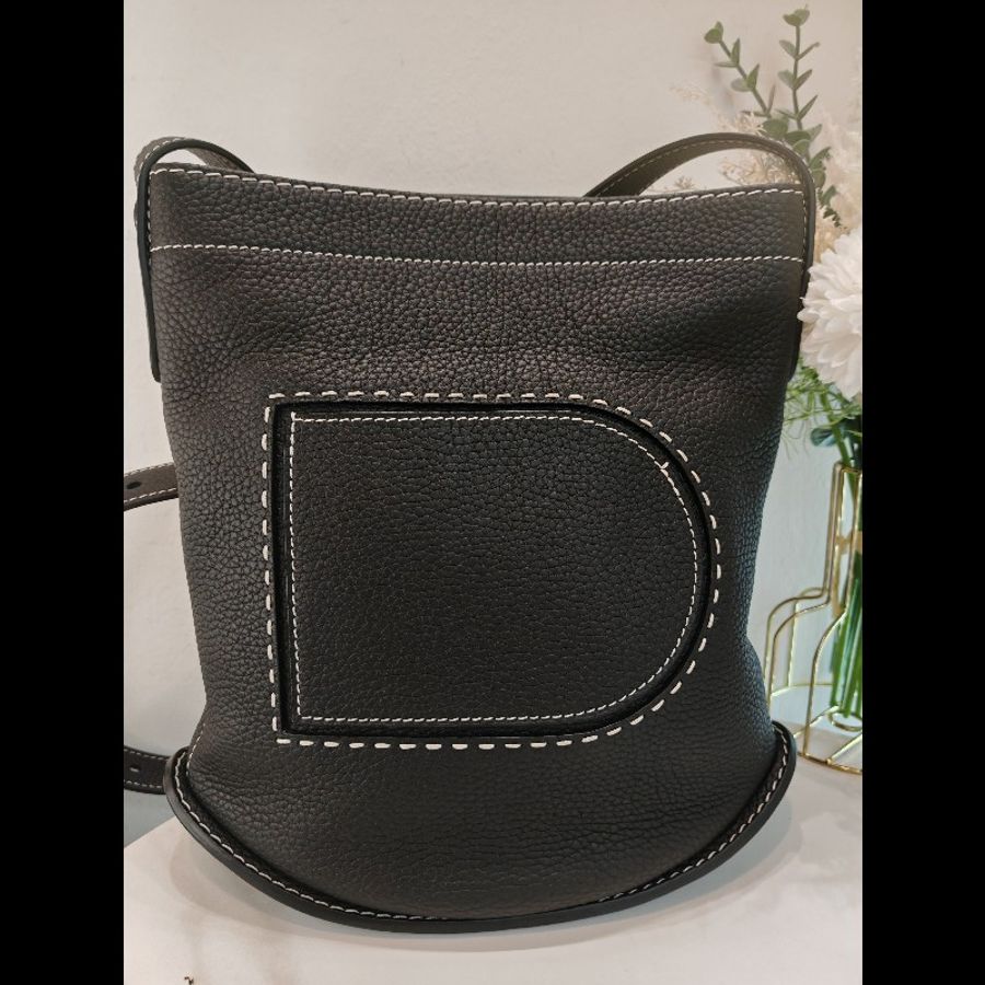 Delvaux daily pin-1