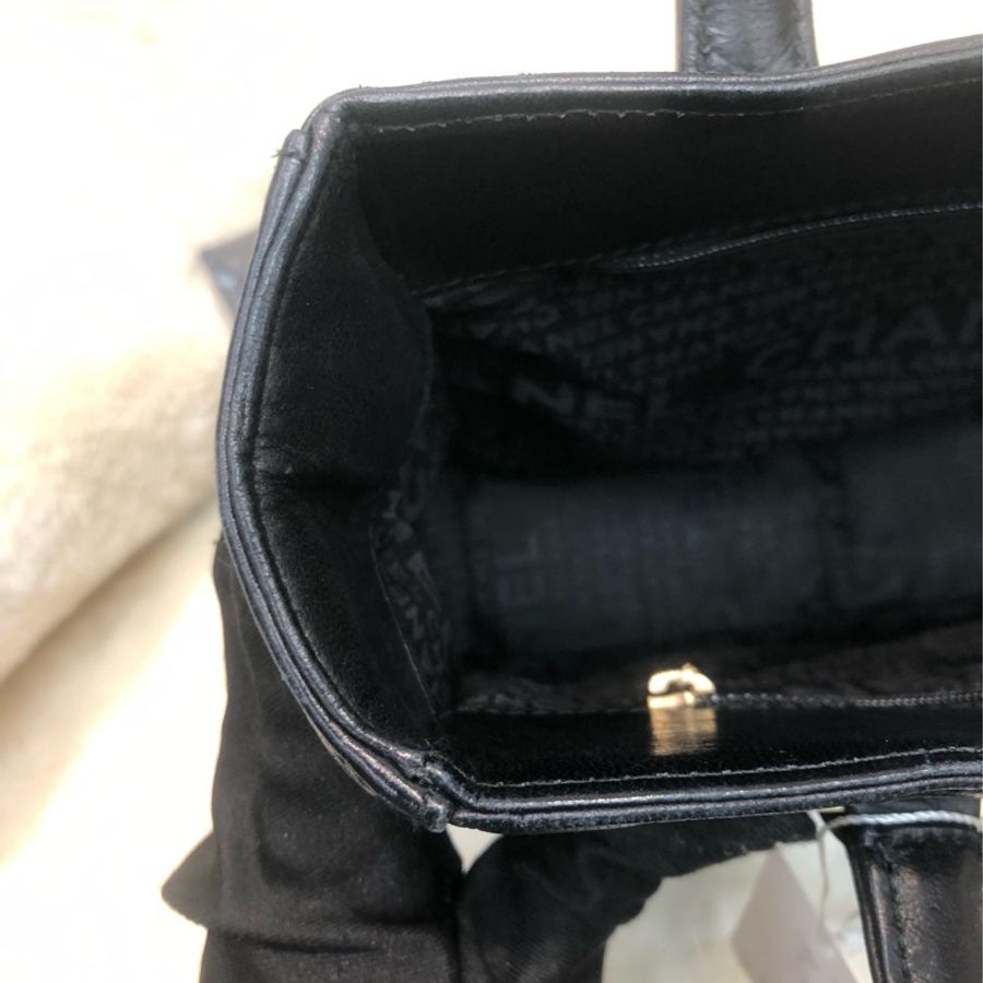 Chanel 黑色冰格方形手挽袋 XB940-5