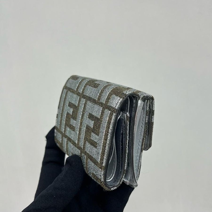 Fendi Baguette wallet-1