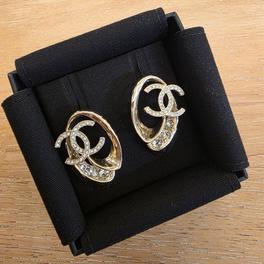 Chanel💕水鑽logo耳環-5