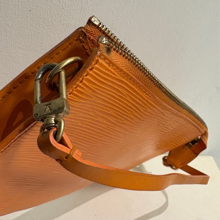 LOUIS VUITTON Orange Epi Leather Pochette Bag 橘色 水波紋 麻將包 腋下包 小廢包 手提 肩背包-6