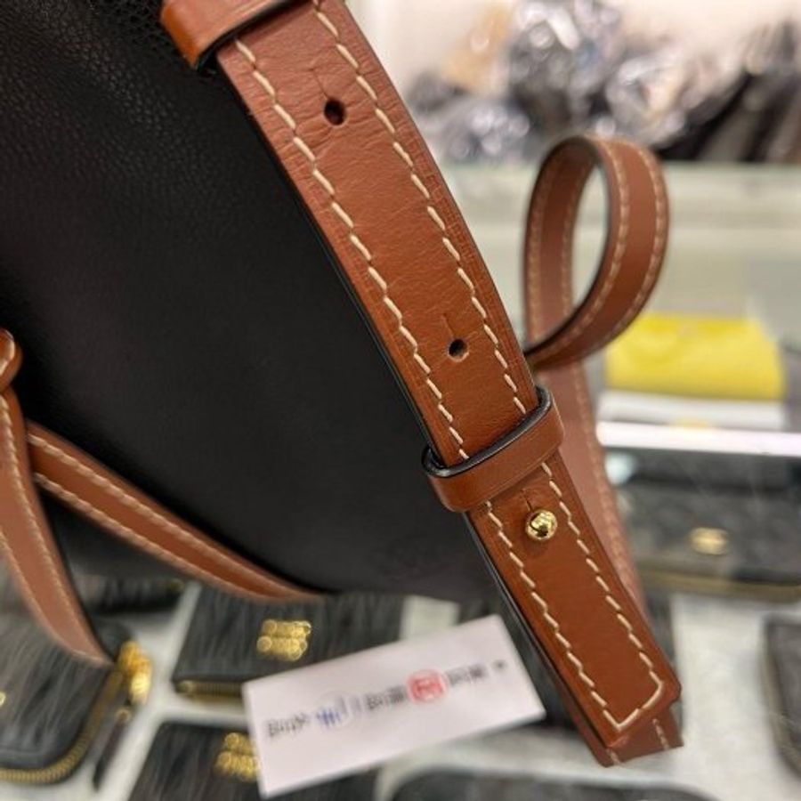 東區正精品㊣LOEWE GATE 黑色荔枝紋拼焦糖色牛皮斜背包郵差包馬鞍包綁帶禮物包小款 RZ5034-7