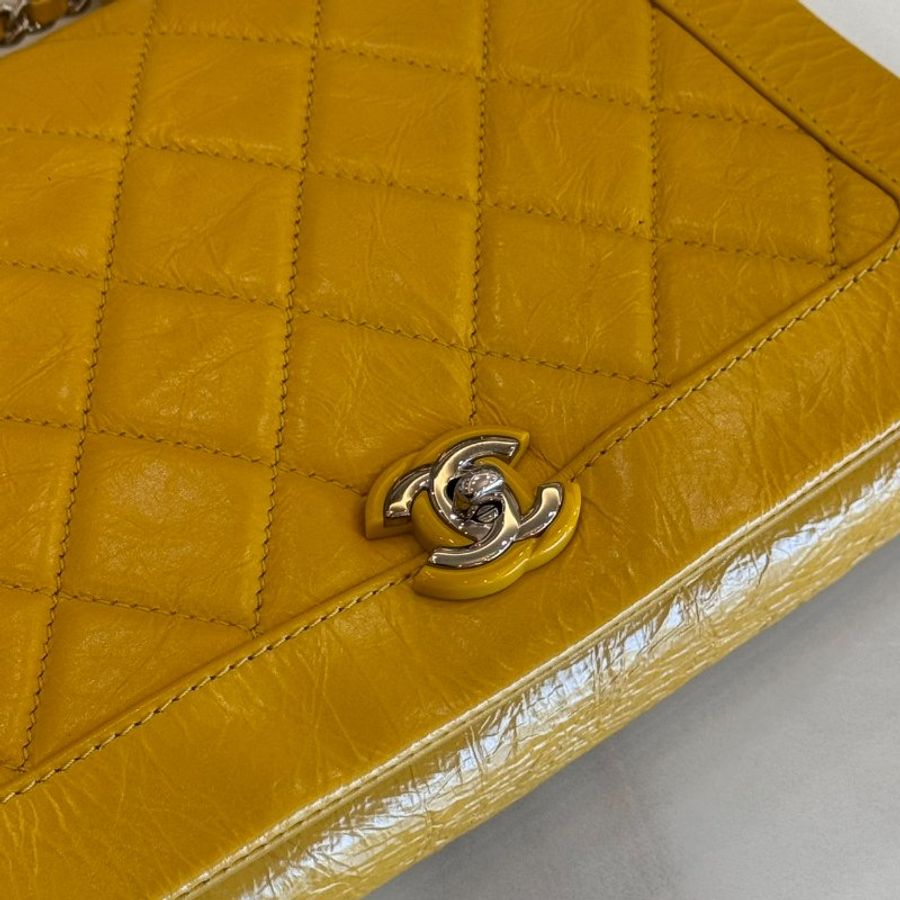 *SHIHNA名牌精品* CHANEL 黃色褶皺牛皮WOC-3