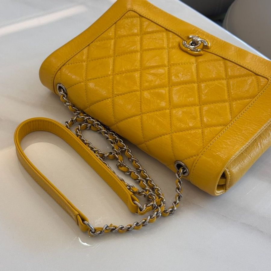 *SHIHNA名牌精品* CHANEL 黃色褶皺牛皮WOC-4