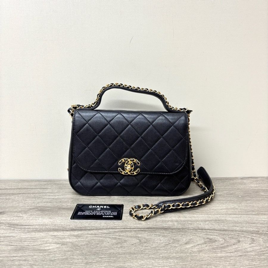 CHANEL 19bag系列黑金手提肩背斜背郵差包23*16*6 98新配件保卡塵袋-1