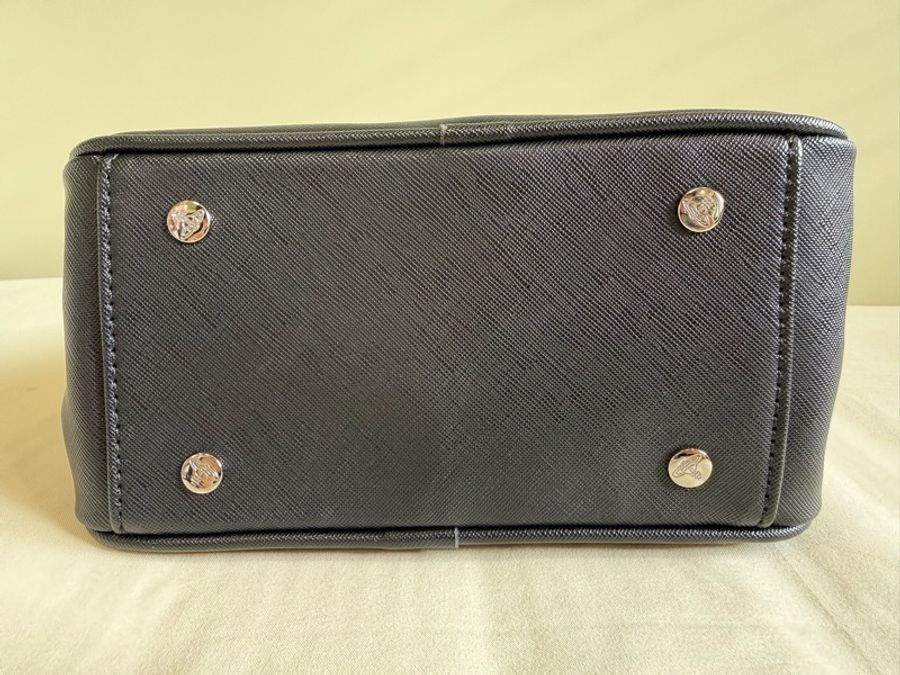 Vivienne Westwood Yasmine Small 黑色 手提包|近新閒置|附購買證明-13