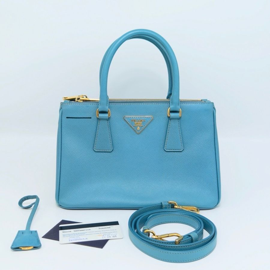 PRADA Galleria 淺藍色金扣小號殺手肩背斜背包25*17*12 98新配件保卡塵袋-1