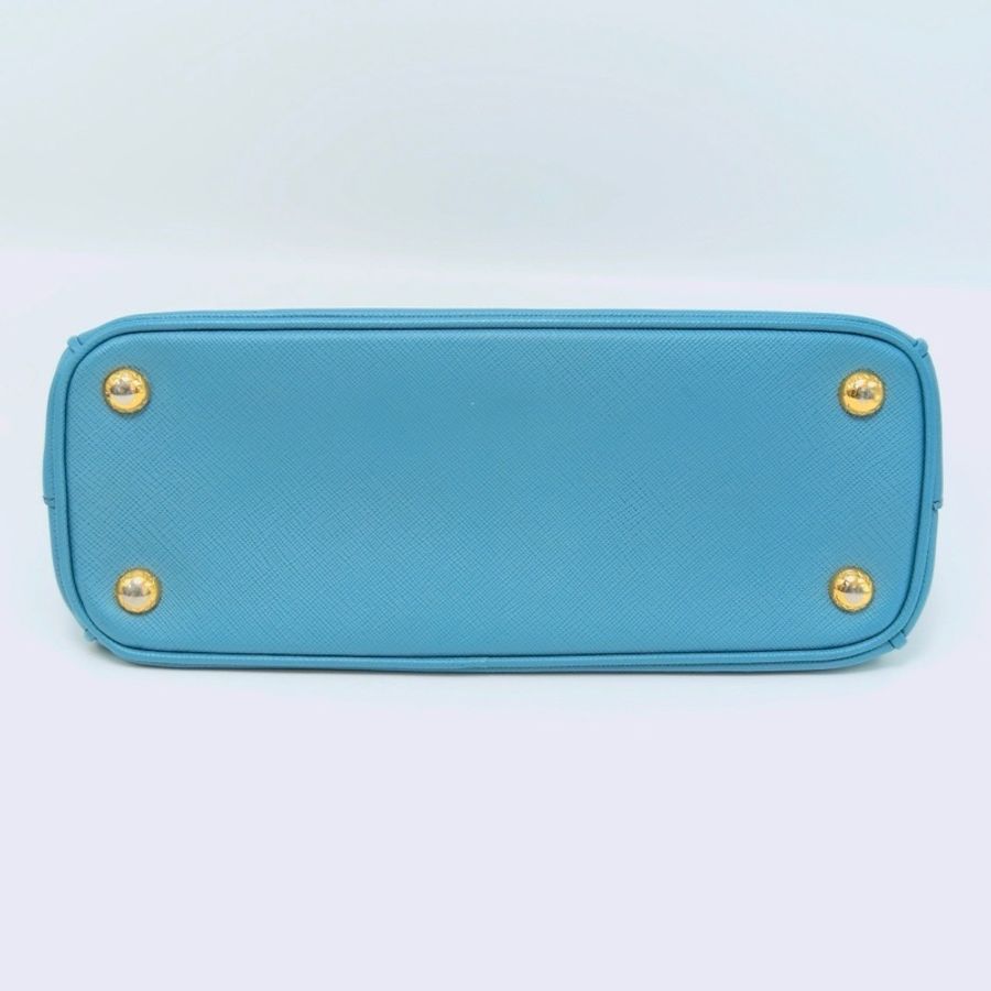 PRADA Galleria 淺藍色金扣小號殺手肩背斜背包25*17*12 98新配件保卡塵袋-4