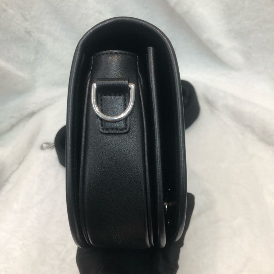 CELINE 黑色小牛皮凱旋門 XC147-3