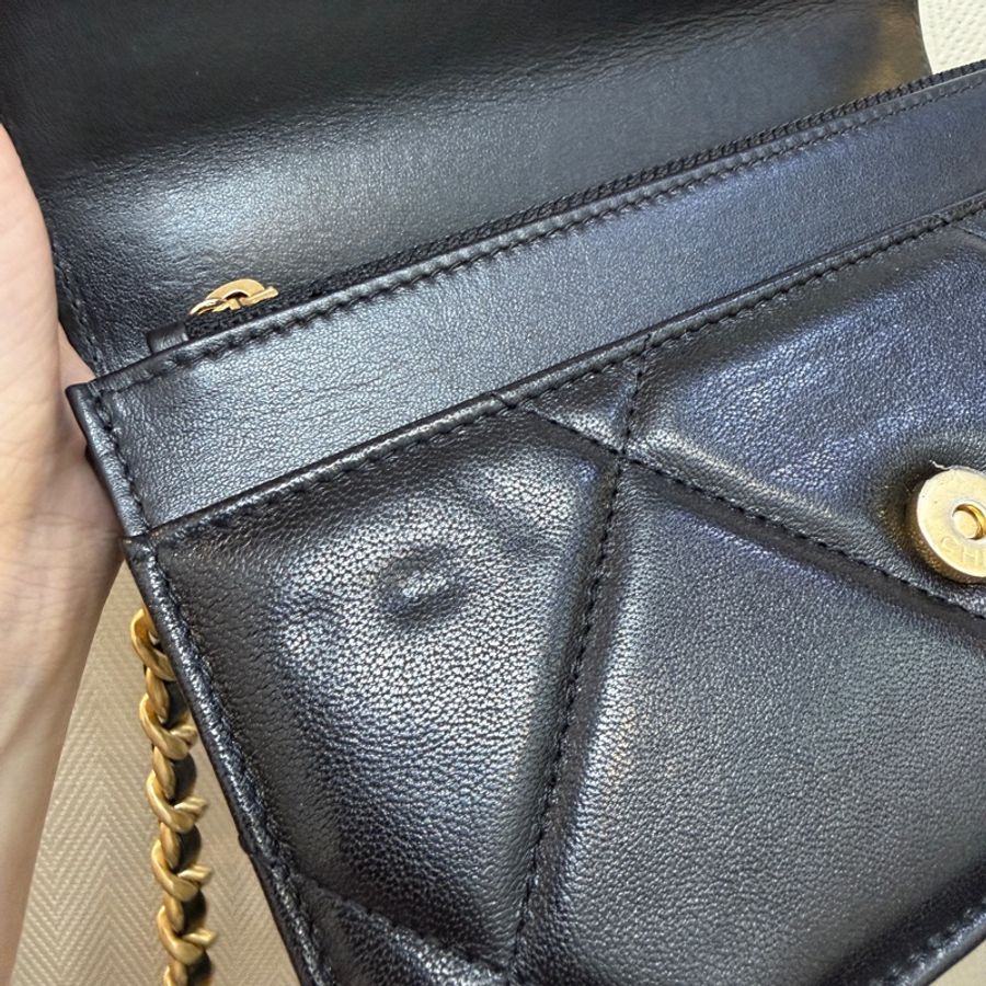 Chanel 黑羊皮19斜背WOC. AP0957-10