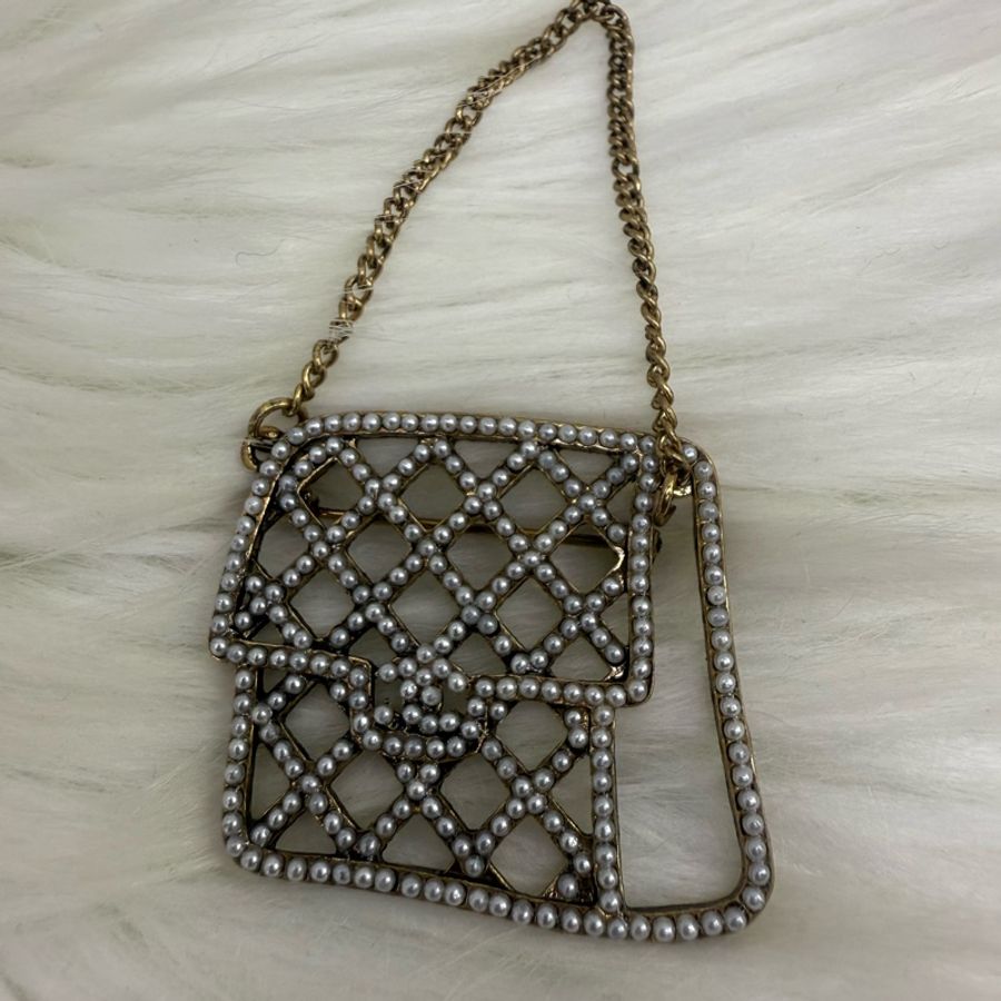 Chanel 珍珠手袋胸針-0