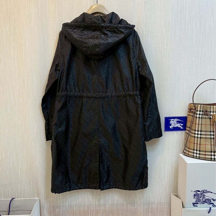 BURBERRY英國黑色專屬標誌提花連帽風雪大衣UK4-3