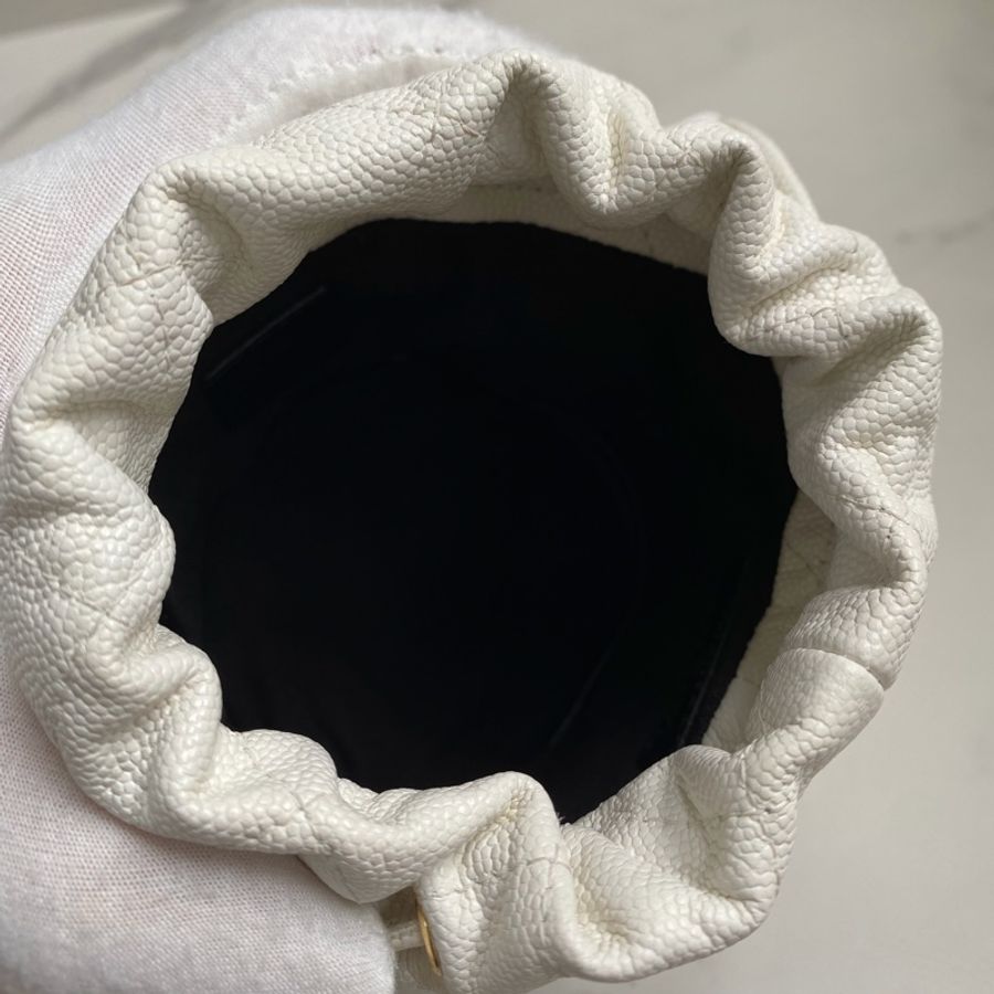 ⭐️好價入手 可分期 CHANEL 22K 白粒紋小牛皮斜背包 |神仙可愛|廢包當道|送禮送到心坎裡|保證正品|平台安心購鑒定-4
