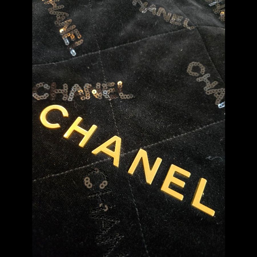 [99新] CHANEL 22 Bag 天鵝絨+CHANEL亮片(黑金)款-2
