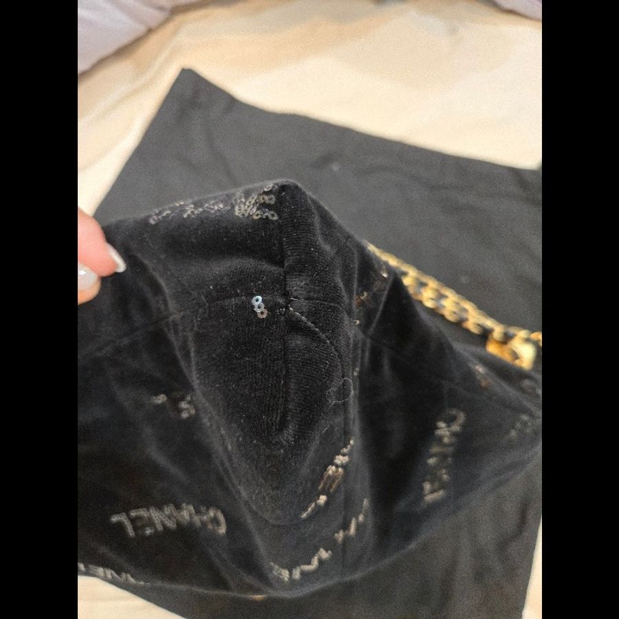 [99新] CHANEL 22 Bag 天鵝絨+CHANEL亮片(黑金)款-9