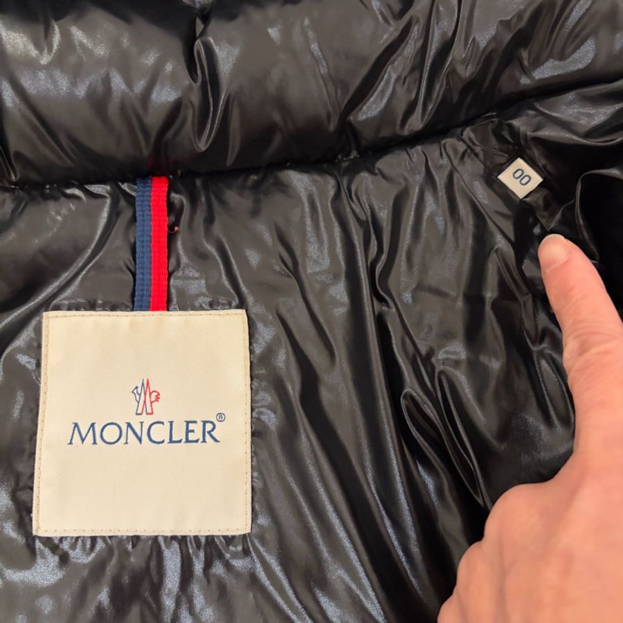 MONCLER黑色亮面外套-7