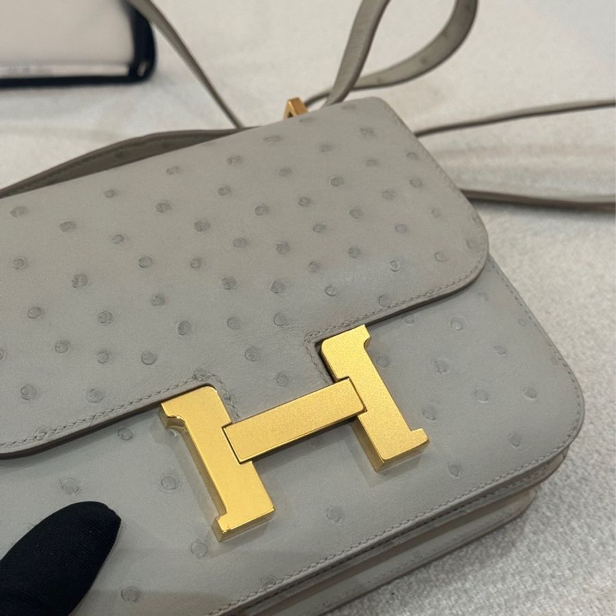 Hermes Constance 19-10