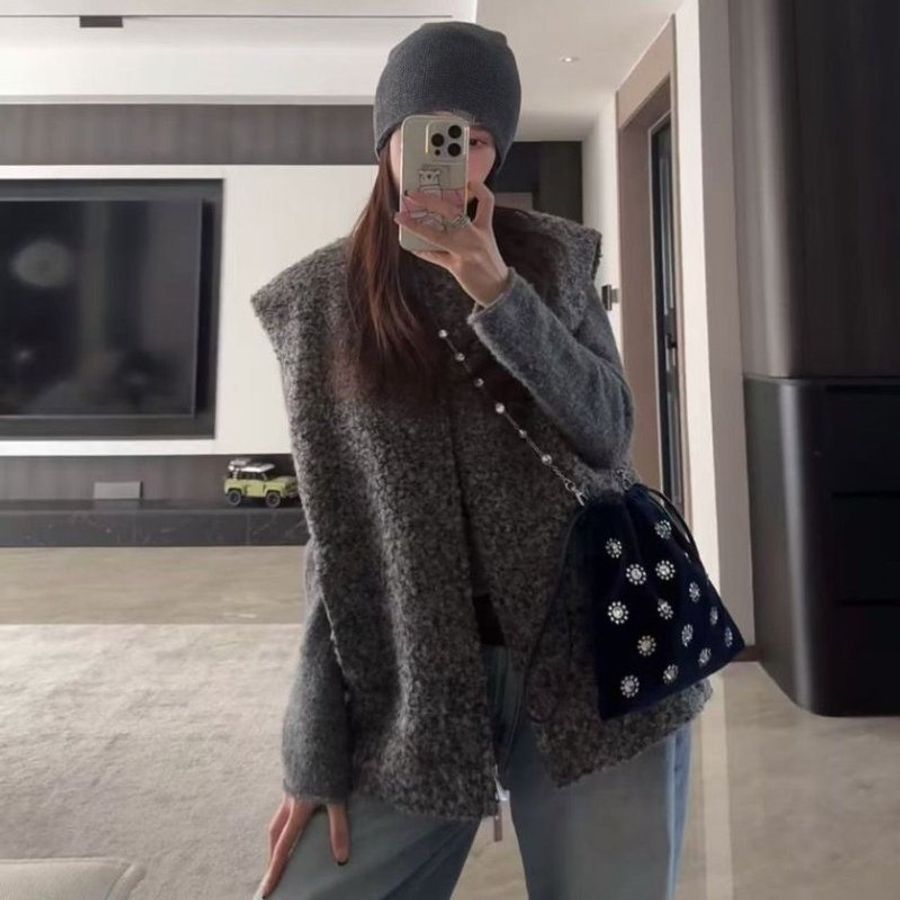Miu Miu 天鵝絨寶石水晶鏈條包抽繩斜背包21×21 9新 配件塵袋保卡-0