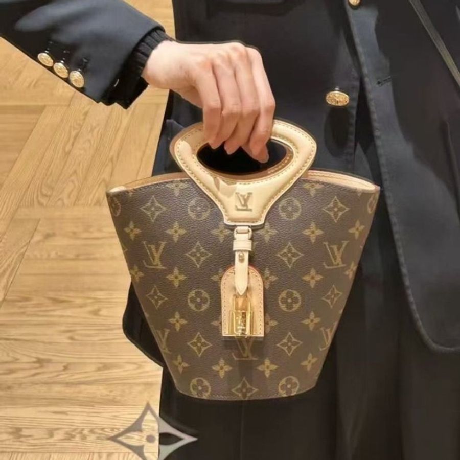 LV SS25新款老花Rivage BB芯片款手提肩背斜背包12×18×7 9新 配件塵袋購證鑰匙鎖頭-0