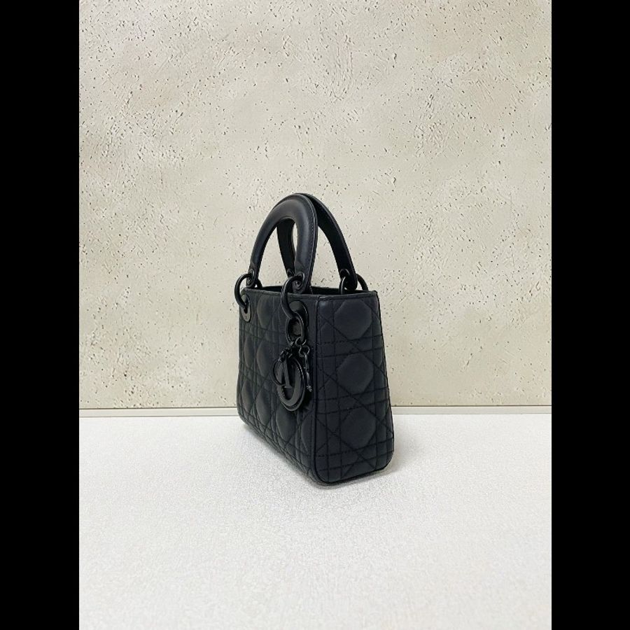 Dior so black lady Dior
三格戴妃包磨砂黑-1