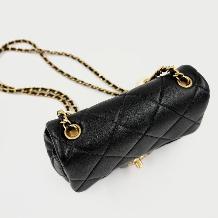 CHANEL - 黑色羊皮金釦24S雙珍珠方胖子-14