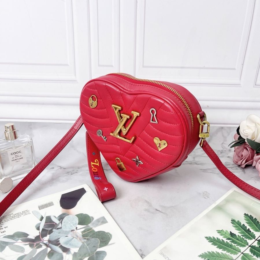LV 紅色愛心NEW WAVE HEART斜背包 18*15.5*5 98新配件塵袋-3