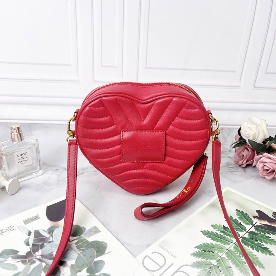 LV 紅色愛心NEW WAVE HEART斜背包 18*15.5*5 98新配件塵袋-5