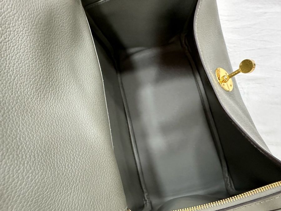 Hermes 愛馬仕 Lindy26 積雨雲灰金扣 EC皮 evercolor 皮 W 閒置有購證-9