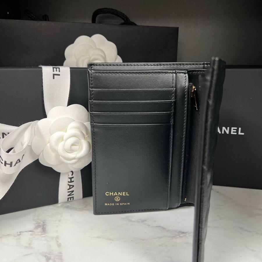CHANEL Coco Crush 護照錢包(全新 全配)-3