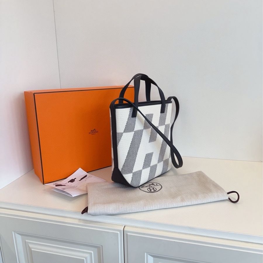 ✨Hermes 閒置新未使用 全套有購證 Cabas H En Biais 27 小號-5