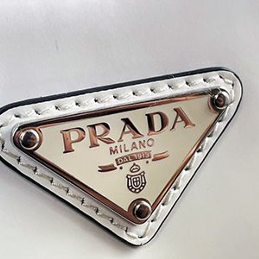 *奢華大道國際精品*【P218】PRADA象牙白色拋光小牛皮 CLEO肩背包 1BC156-7