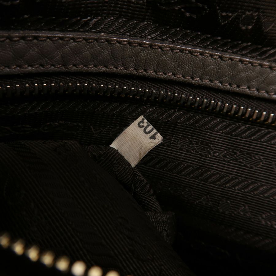 PRADA 牛皮皮革Shoulder Bag金扣肩背袋-6