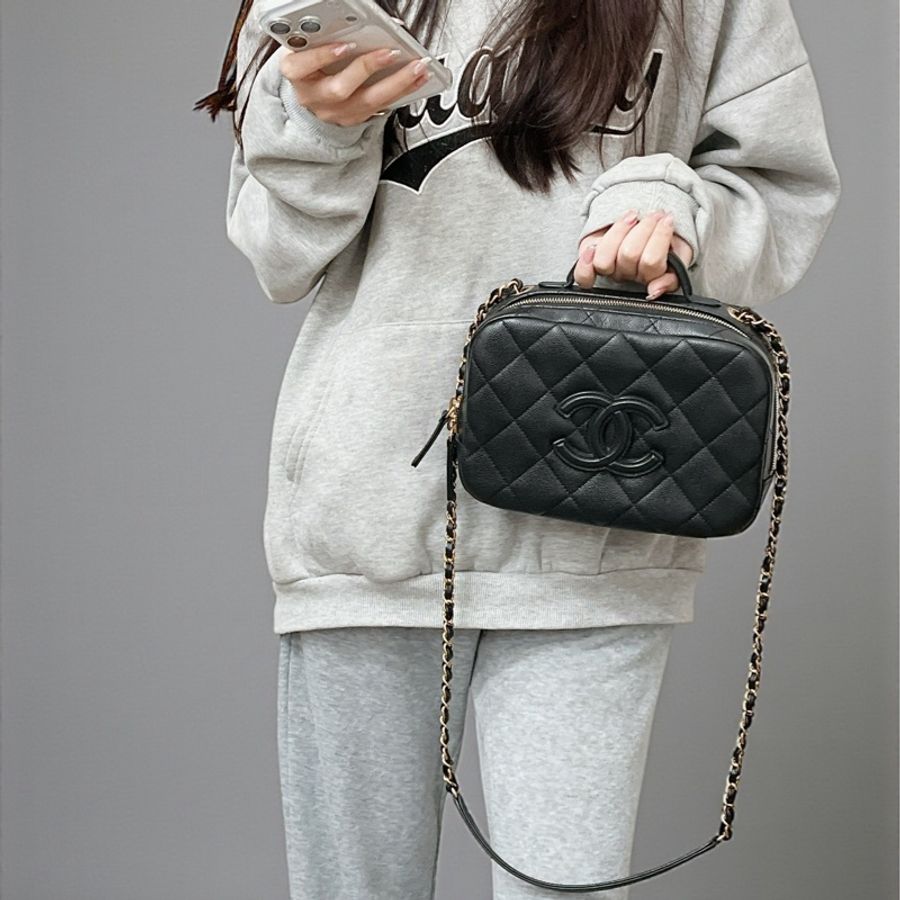 莉亞精品♡Chanel AS3909 手把化妝箱 黑色 二手-3