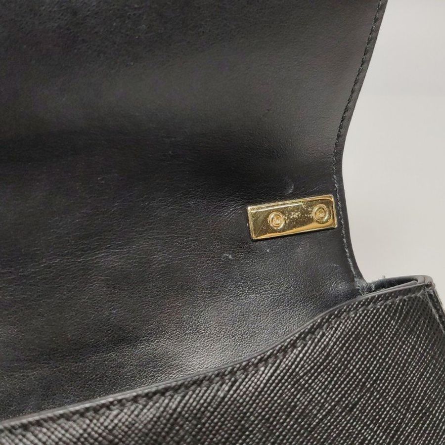 Prada Sidonie牛皮純色字母logo書封式插扣單肩包-15
