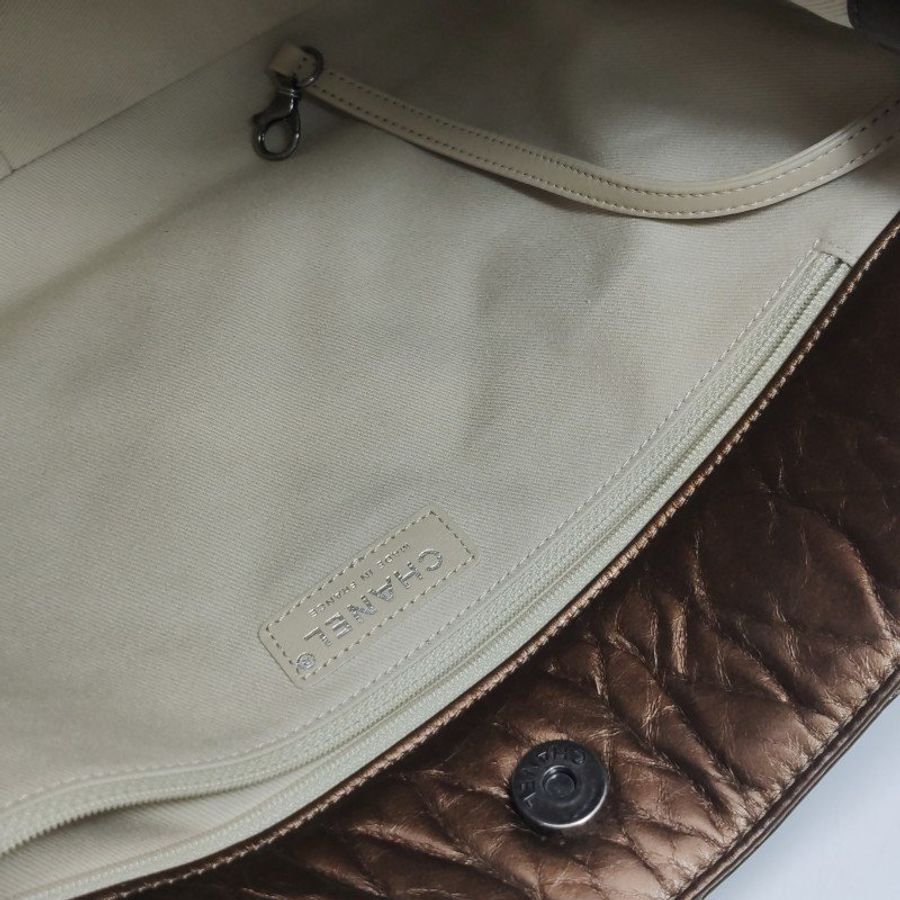 Chanel 2.55 Bag油蠟皮純色菱格絎縫矩形旋扣單肩包-9