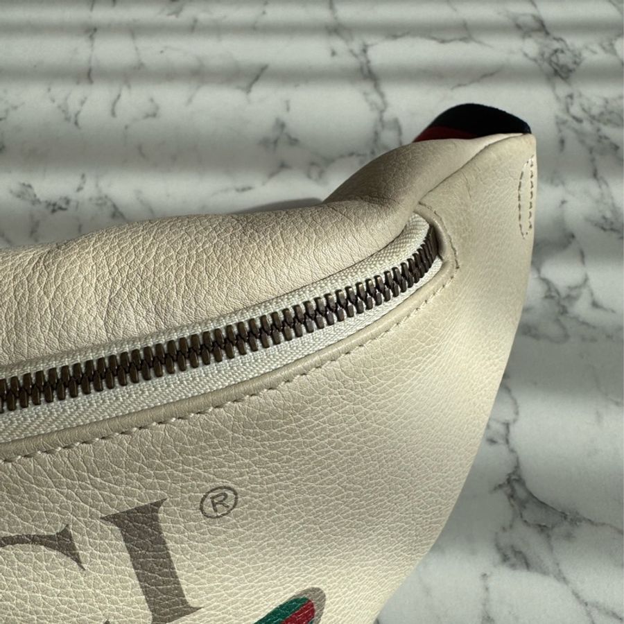 Gucci白皮革胸口包-11
