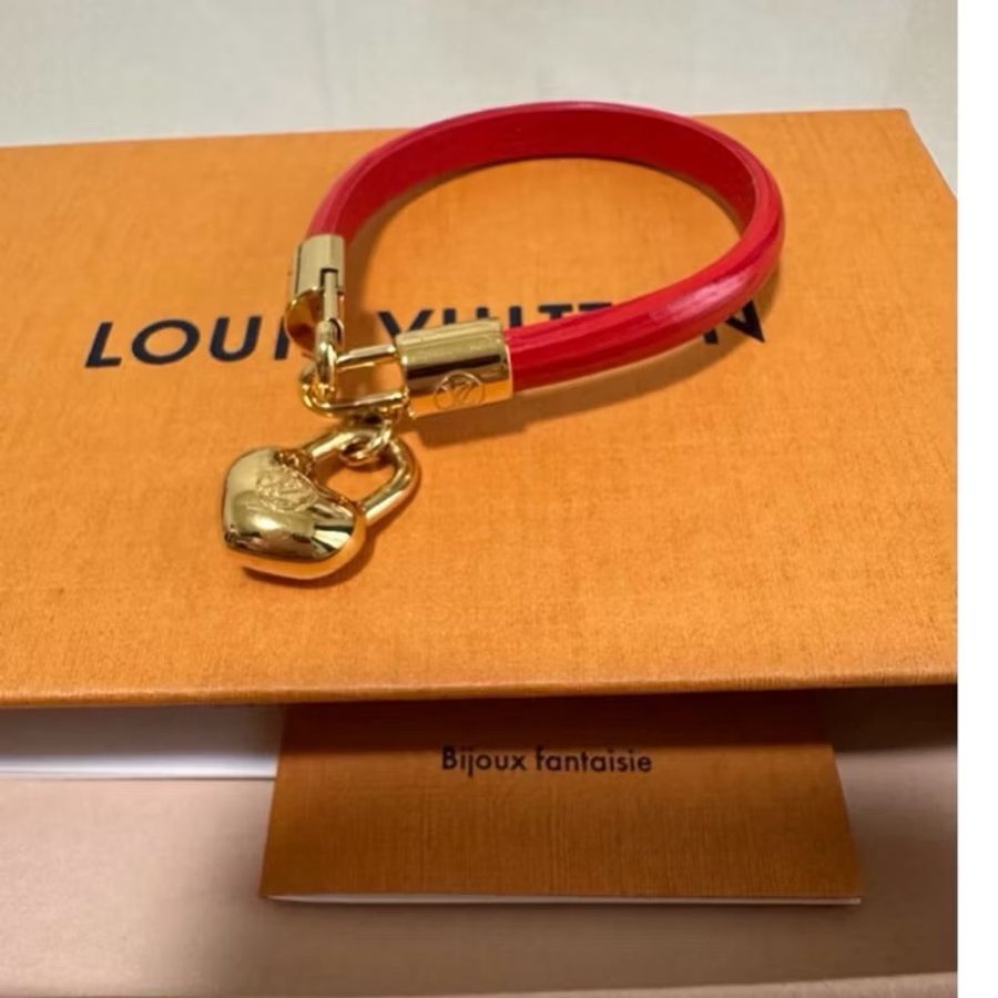正品Louis Vuitton紅色皮愛心手鍊手環9.9新品🔥超值降價-0