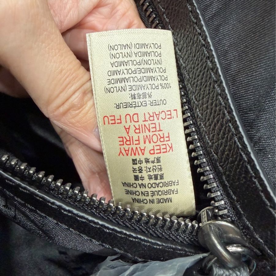 ✨仙闆名牌精品✨ BURBERRY 黑色 尼龍 筆電包 電腦包 公事包 文件包 肩背包 側背包 斜背包-17