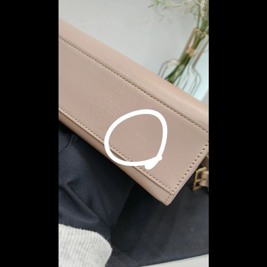 Saint Laurent manhattan
Medium-17