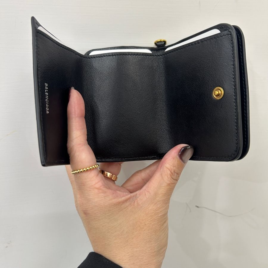 Balenciaga 黑牛皮前釦零錢袋後三折三卡短夾-6