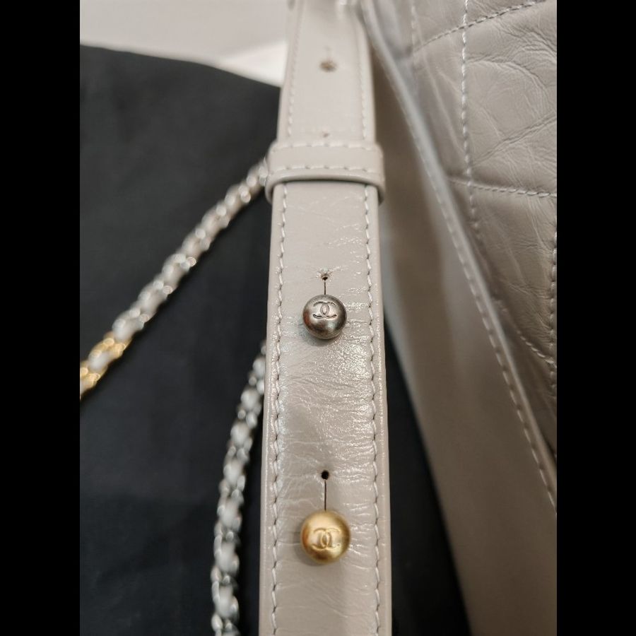 Chanel Gabrielle medium
Grey-16