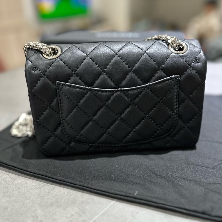 Chanel 2.55 mini 牛皮黑銀 晶片款-3