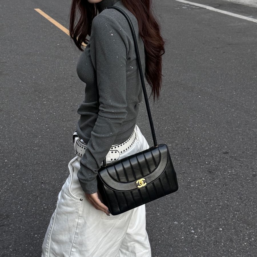 【極新🎁】 Chanel Diana 香奈兒 黛妃包 黑金羊皮 絕版稀有釋出!-4