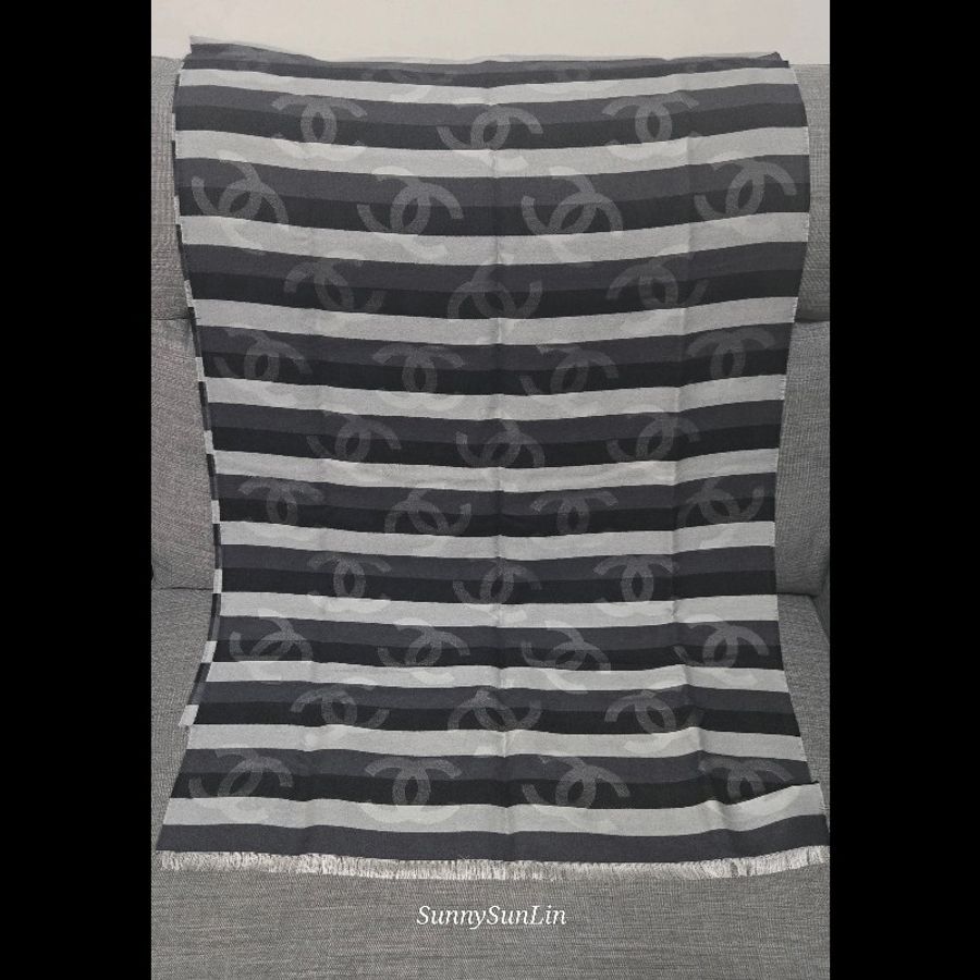 Chanel 黑灰條紋 CC Logo 圍巾 🈶購證 絲巾 披肩 全新-4
